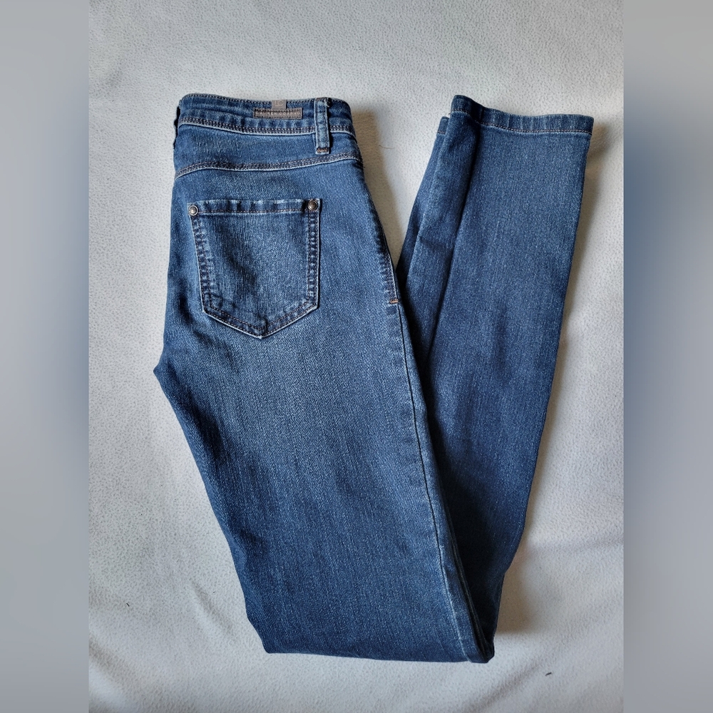 Lauren Conrad Juniors size 0 like new blue jeans